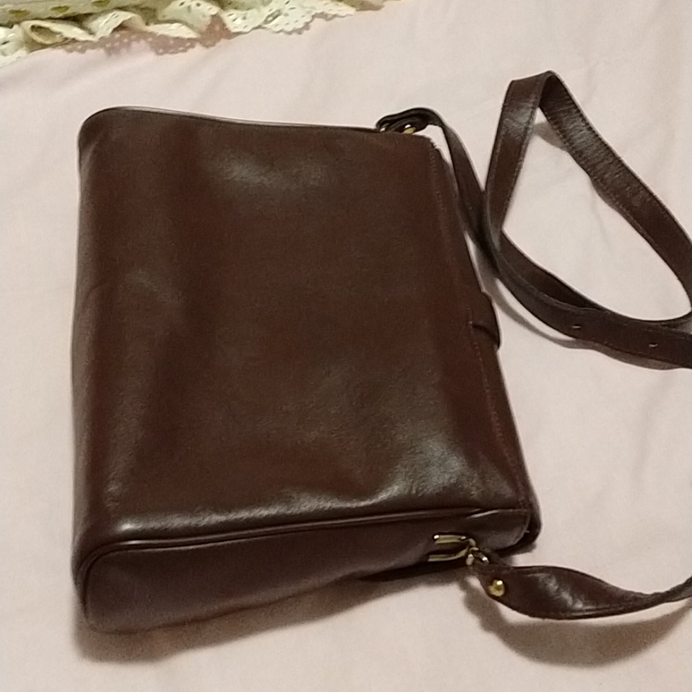 Etienne Aigner leather bag - Picture 3 of 9
